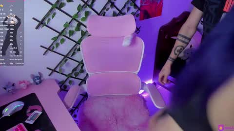 Maddy Foox online show from 12, 2, 2025