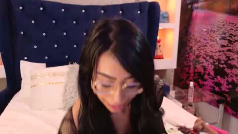 Madelene hills online show from 8, 4, 2026