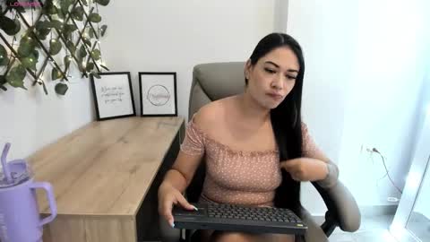 Madeleine  online show from 21, 10, 2025