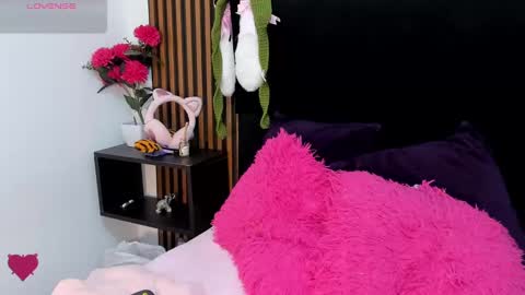 Snapshot of madelin_clerk chatting on 2, 12, 2024 Madelin Clerk online show from 2, 12, 2024