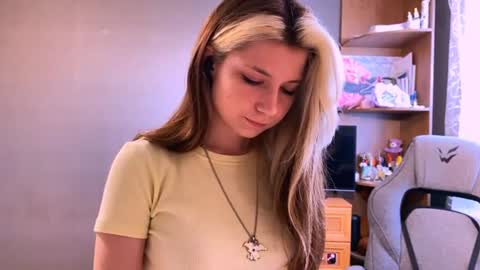 Snapshot of madelinepanagos chatting on 22, 7, 2026 Alice online show from 22, 7, 2026