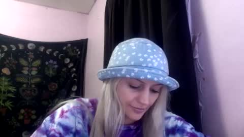 Snapshot of madelinevalentine chatting on 28, 10, 2025 madeline online show from 28, 10, 2025