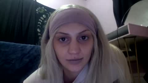 Snapshot of madelinevalentine chatting on 1, 11, 2025 madeline online show from 1, 11, 2025