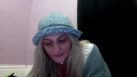 Snapshot of madelinevalentine chatting on 3, 11, 2025 madeline online show from 3, 11, 2025