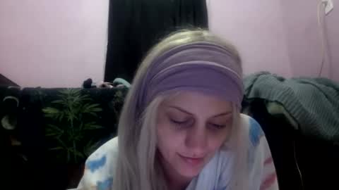 Snapshot of madelinevalentine chatting on 6, 11, 2025 madeline online show from 6, 11, 2025