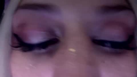 Snapshot of madelinevalentine chatting on 27, 11, 2025 madeline online show from 27, 11, 2025