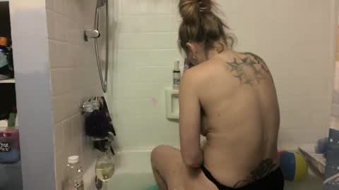 Snapshot of madie_ray chatting on 27, 4, 2026 Madie Ray online show from 27, 4, 2026
