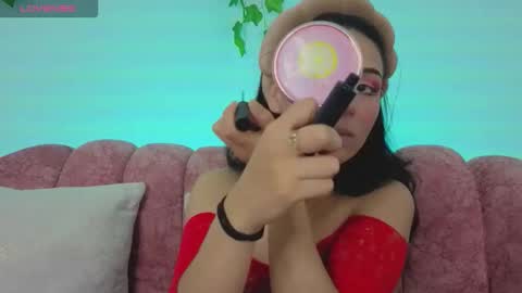 Snapshot of madison__beer chatting on 18, 12, 2025 Madison online show from 18, 12, 2025