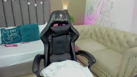 M A D I S O N online show from 7, 4, 2026