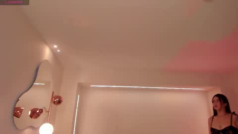 Maddi Collins online show from 26, 11, 2025