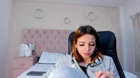 Snapshot of madisonsky_ chatting on 20, 10, 2025 madison online show from 20, 10, 2025