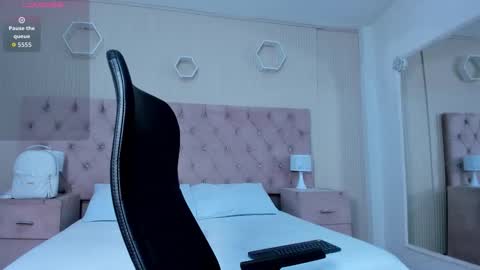 Snapshot of madisonsky_ chatting on 6, 11, 2025 madison online show from 6, 11, 2025