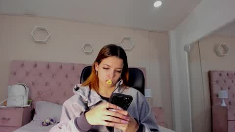 Snapshot of madisonsky_ chatting on 16, 11, 2025 madison online show from 16, 11, 2025