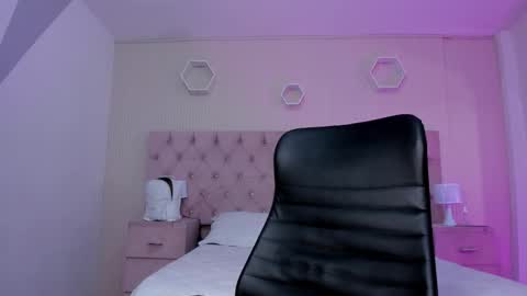 Snapshot of madisonsky_ chatting on 22, 11, 2025 madison online show from 22, 11, 2025