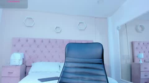 Snapshot of madisonsky_ chatting on 24, 11, 2025 madison online show from 24, 11, 2025