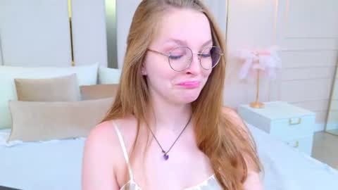Snapshot of madisonsmitt chatting on 17, 6, 2026 Maddy online show from 17, 6, 2026