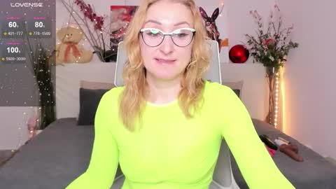 Snapshot of madissonkiss chatting on 17, 11, 2025 Madisson online show from 17, 11, 2025