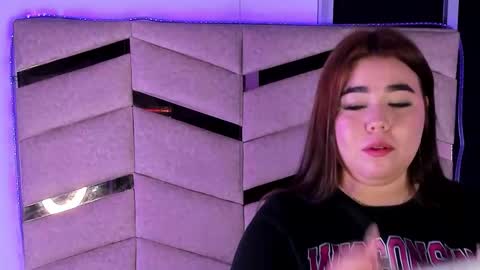 Snapshot of madissonlee__ chatting on 30, 11, 2025 madissonlee__ online show from 30, 11, 2025