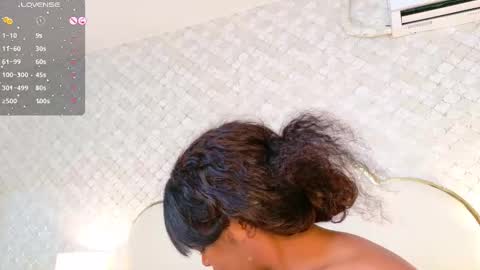 Madisson Lopez online show from 29, 9, 2025