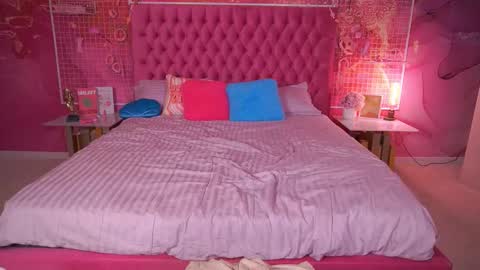 Snapshot of madissonsoft chatting on 4, 10, 2025 madissonsoft online show from 4, 10, 2025