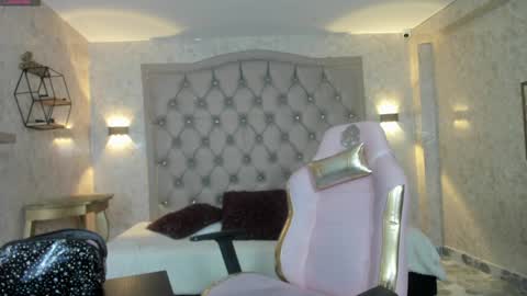 MAEE ANGELS online show from 18, 12, 2024