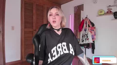 Maeve  schedule 11 am- 530 pm colombia time  online show from 21, 11, 2025