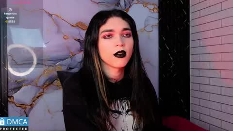 maevekuro online show from 25, 5, 2026