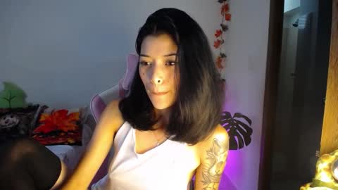 Snapshot of maggie_raver chatting on 6, 10, 2025 maggie online show from 6, 10, 2025