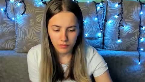 Snapshot of maggiecake chatting on 23, 10, 2025 Maggie online show from 23, 10, 2025