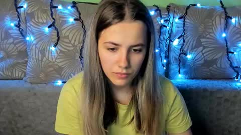 Snapshot of maggiecake chatting on 5, 11, 2025 Maggie online show from 5, 11, 2025