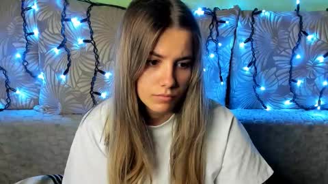 Snapshot of maggiecake chatting on 11, 11, 2025 Maggie online show from 11, 11, 2025