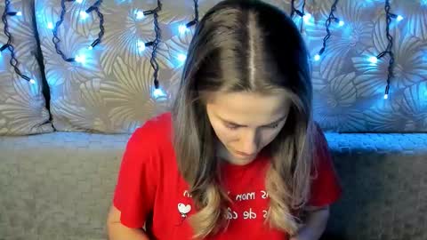 Snapshot of maggiecake chatting on 21, 12, 2025 Maggie online show from 21, 12, 2025