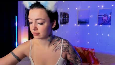 Snapshot of magic_alie chatting on 22, 12, 2025 Magic Allie online show from 22, 12, 2025