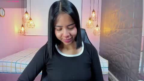 Snapshot of magic_oliviah chatting on 24, 6, 2026 Oliviah online show from 24, 6, 2026