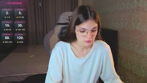 Snapshot of magic_shy chatting on 18, 9, 2025 Merry online show from 18, 9, 2025