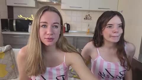 Snapshot of magical_mermaids chatting on 22, 10, 2025 Alice online show from 22, 10, 2025