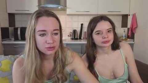 Snapshot of magical_mermaids chatting on 17, 11, 2025 Alice online show from 17, 11, 2025