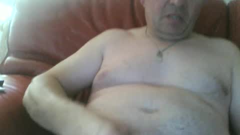 Snapshot of magicman250 chatting on 25, 6, 2026 magicman250 online show from 25, 6, 2026