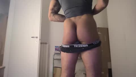 Snapshot of magicsempai chatting on 11, 2, 2025 Magicsempai online show from 11, 2, 2025