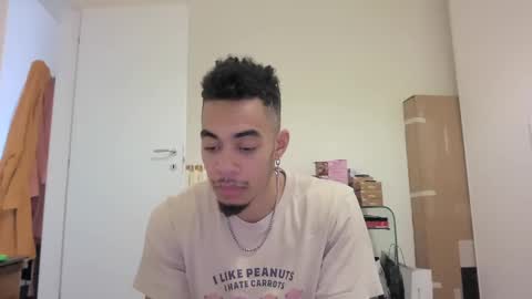 Snapshot of magicsempai chatting on 3, 3, 2025 Magicsempai online show from 3, 3, 2025