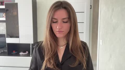Snapshot of maiabarthe chatting on 28, 7, 2026 M I A online show from 28, 7, 2026