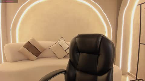  Maia  online show from 17, 11, 2025