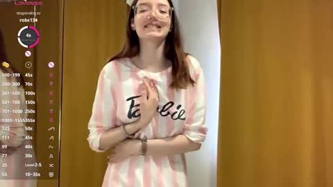 Elina online show from 22, 10, 2025