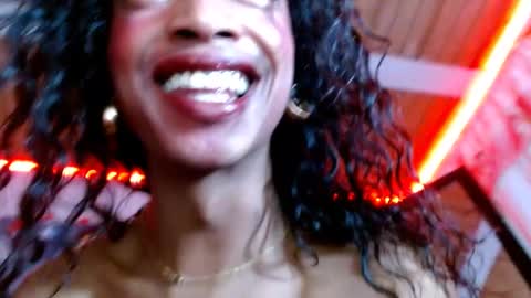 Snapshot of maidi_hot chatting on 9, 3, 2025 Bella Maidi online show from 9, 3, 2025