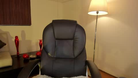 Snapshot of maiiitee_ chatting on 31, 5, 2026 Mait online show from 31, 5, 2026