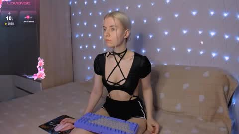 Your kitty online show from 11, 11, 2025