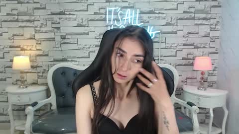 Snapshot of maily_a_ chatting on 3, 10, 2025 Maily online show from 3, 10, 2025