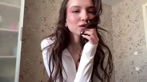 DIna online show from 9, 3, 2026