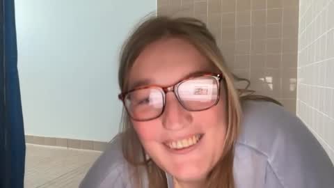 maisystellaxx online show from 15, 6, 2026