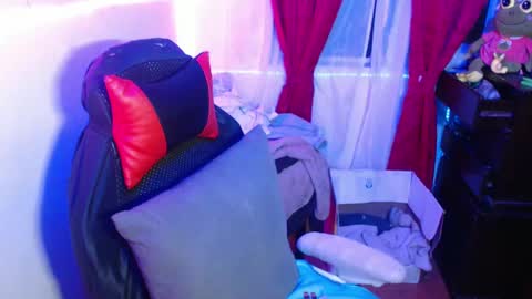 Snapshot of maitte_22 chatting on 29, 1, 2025 Hello friends Im on another account online show from 29, 1, 2025